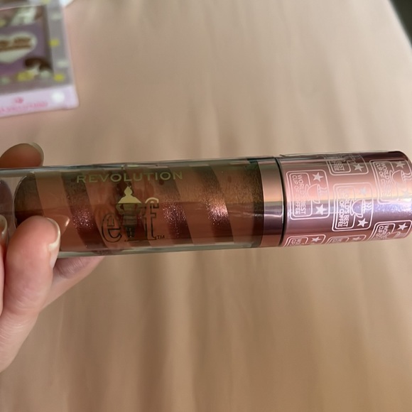 Revolution Beauty Elf Lip Gloss - Picture 3 of 4